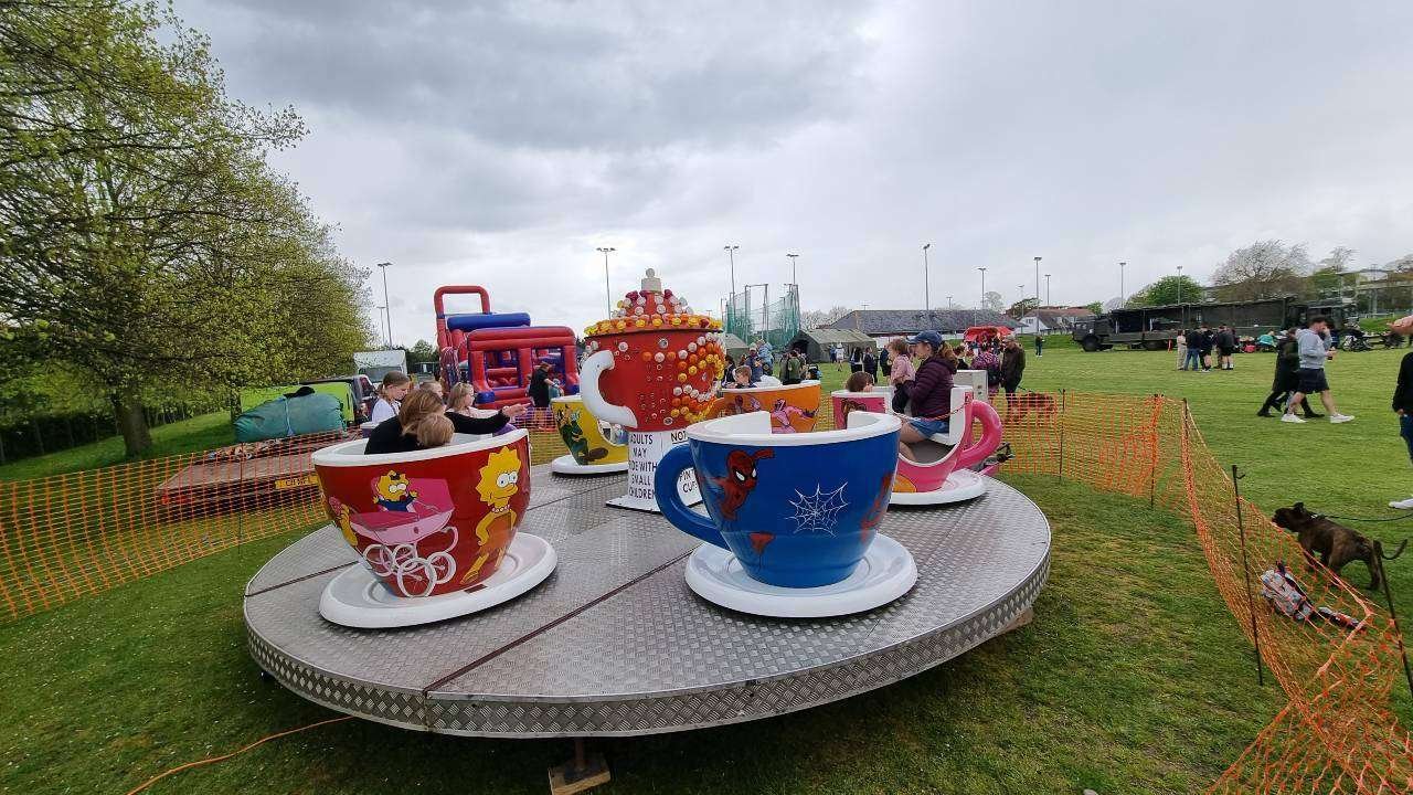 Tea Cups Ride UK